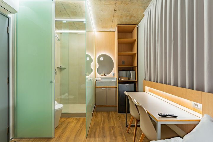 Room 43 of 71