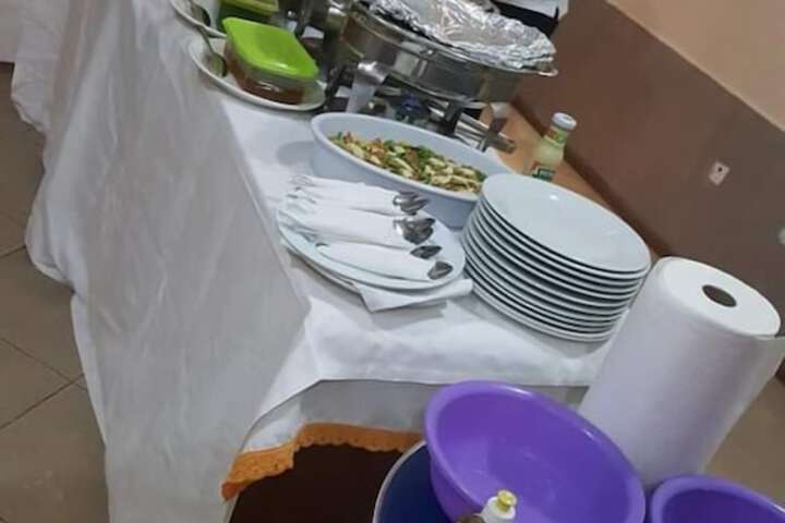 Dining 3 of 8