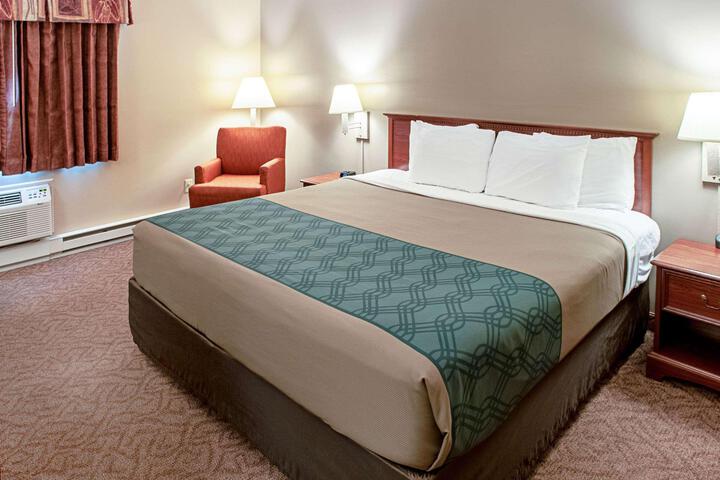 1 King Bed (7 of 14)