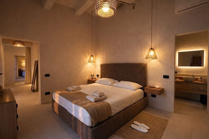 Room 3 of 40