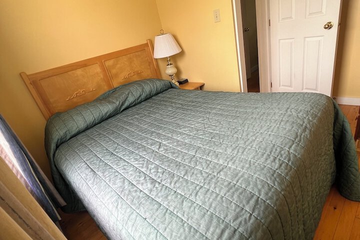 Room 4 of 64