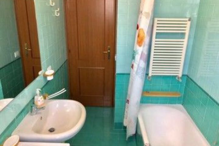 Room 38 of 499