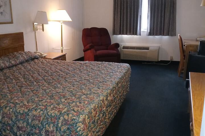 Room 8 of 30