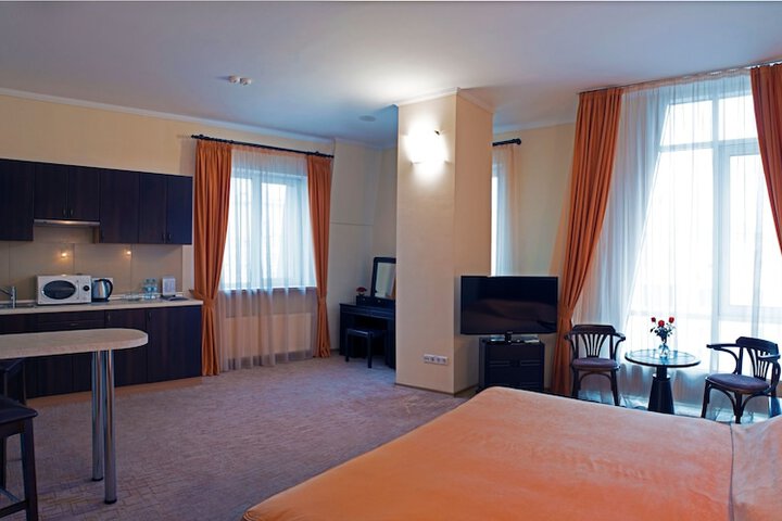 Room 5 of 40