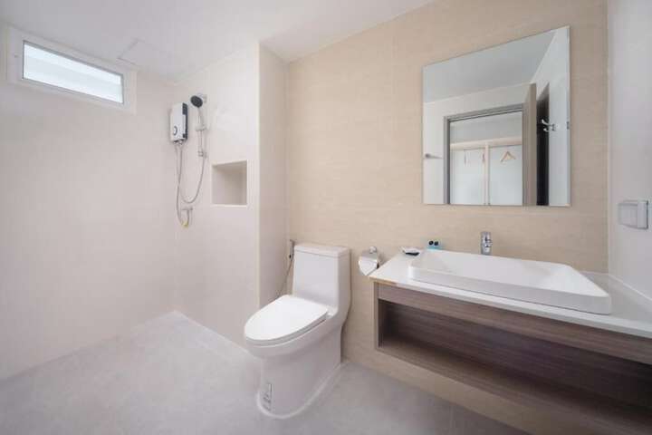 Room 10 of 13