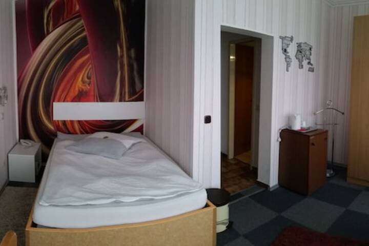Room 10 of 34