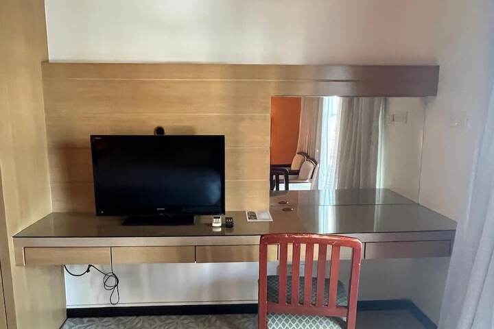 Room 339 of 650