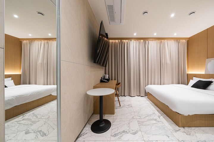 Room 20 of 73