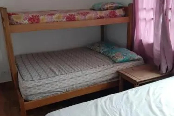 Room 4 of 11