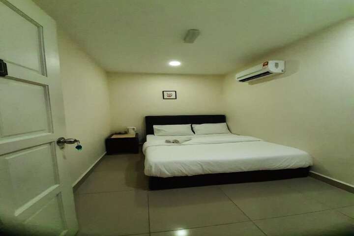 Room 18 of 45