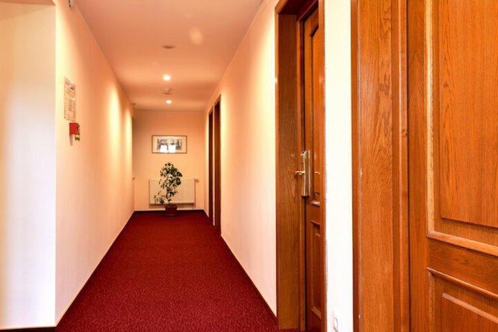 Room 4 of 45