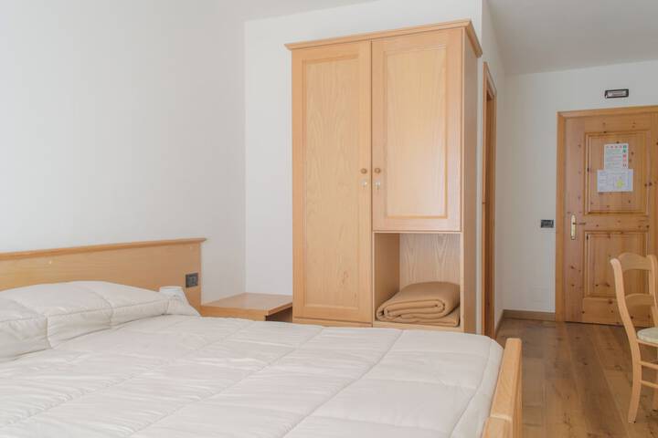 Room 26 of 65