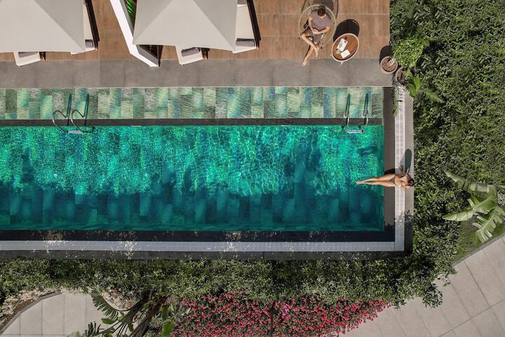 Pool 60 of 170