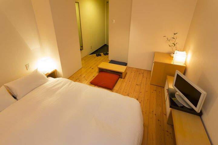 Room 8 of 41