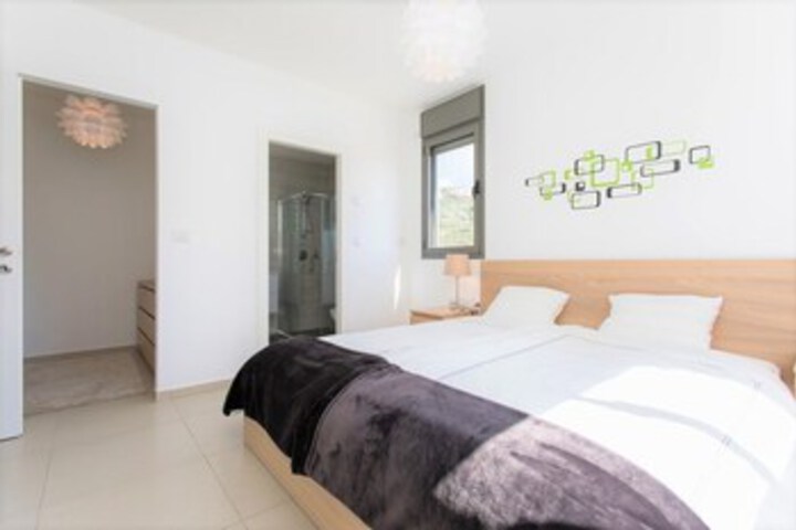 Room 12 of 21