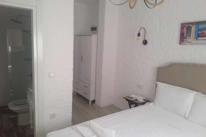 Room 2 of 56