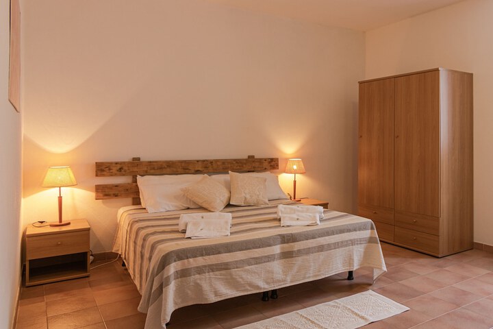 Room 6 of 43
