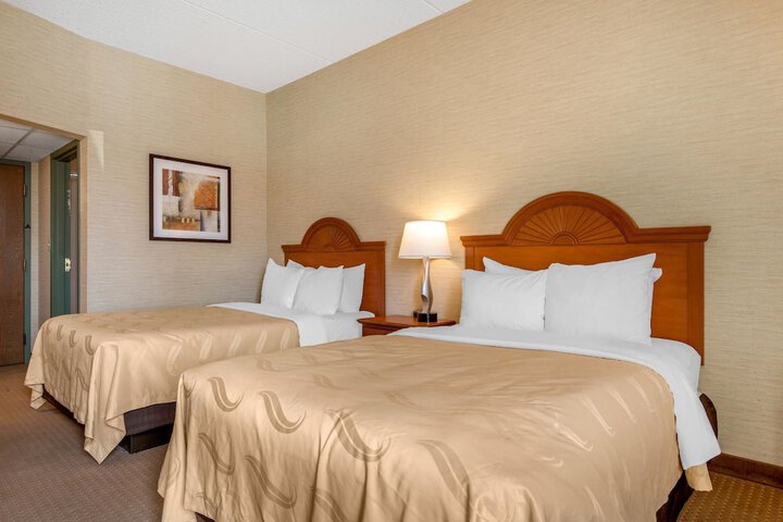 2 Double Beds (9 of 9)