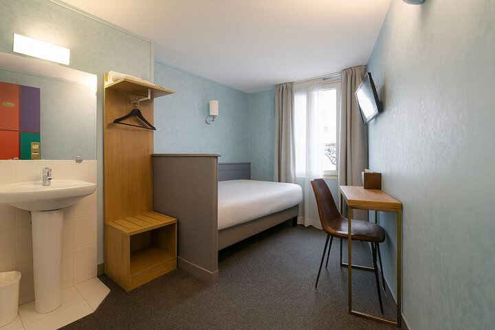 Room 13 of 31