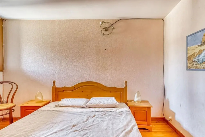 Room 5 of 20