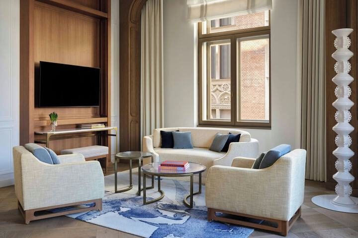 Room 21 of 168