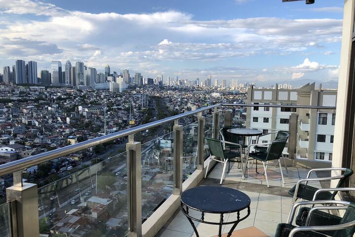 Migz N Tons Place at Cypress Towers