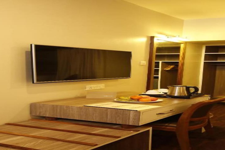 Room 8 of 14