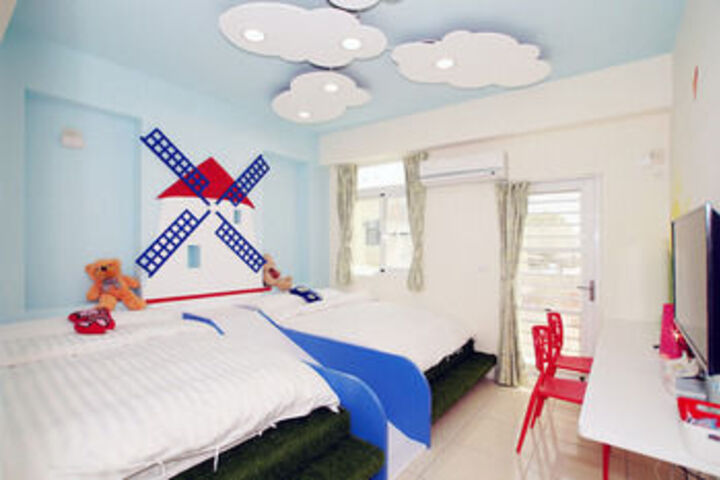 Room 3 of 7