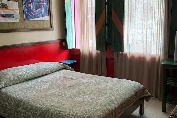 Room 21 of 37