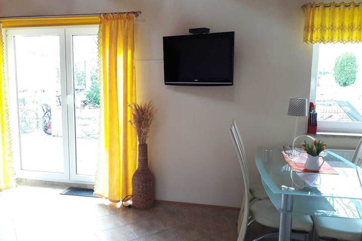 Room 10 of 27