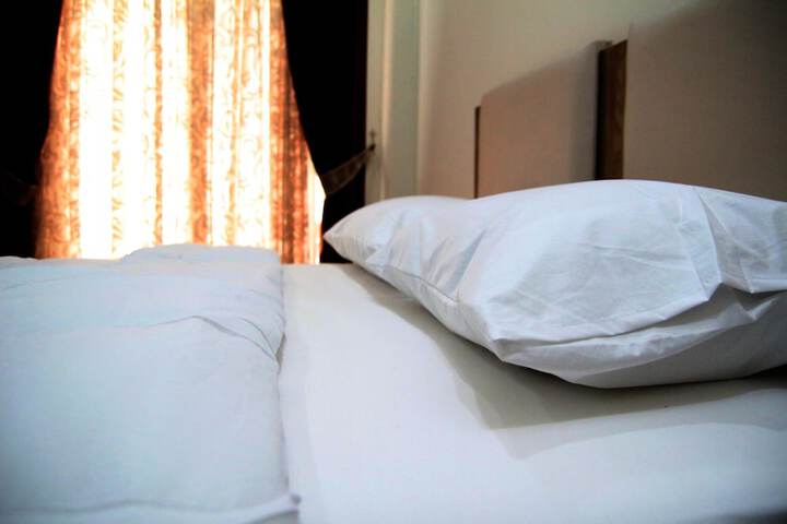 Room 6 of 30