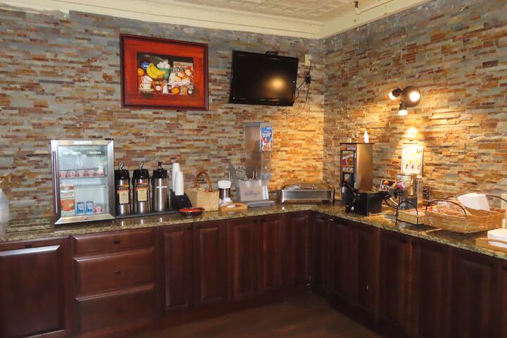 Breakfast/Coffee Service 50 of 75