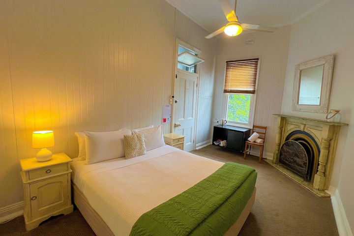 Room 11 of 29