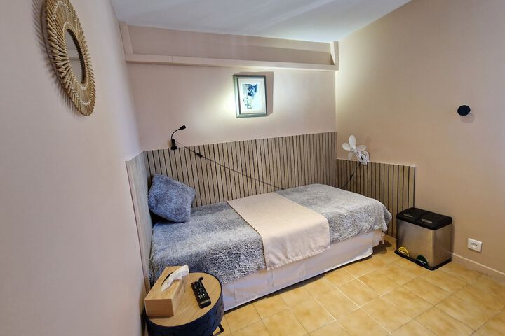 Room 11 of 46