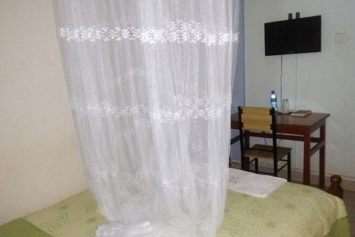 Room 4 of 17