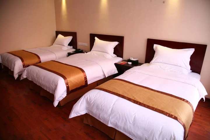 Room 3 of 20