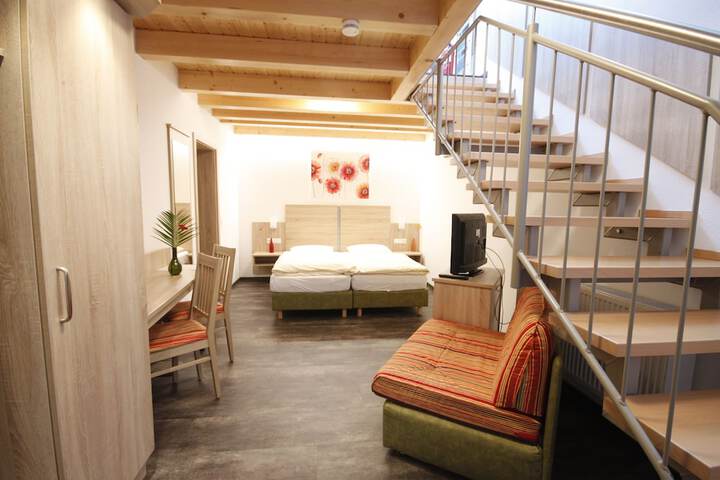 Room 21 of 62