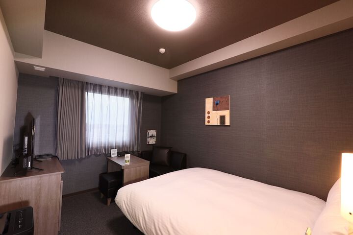Room 3 of 31