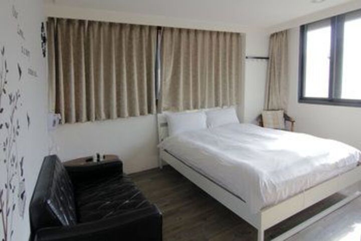 Room 28 of 37
