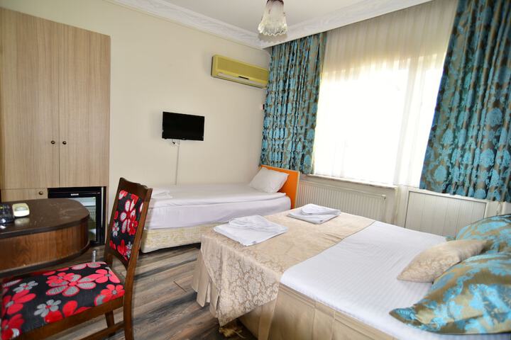 Room 21 of 38
