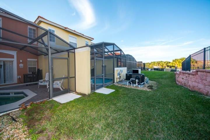 Hotel Exterior 2 of 312