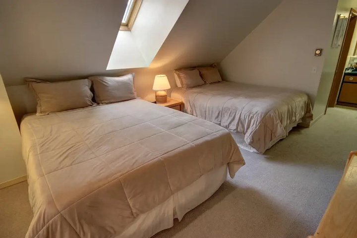 Room 2 of 18