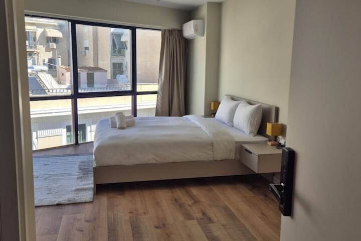 Room 32 of 86