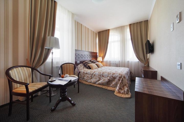 Room 6 of 82