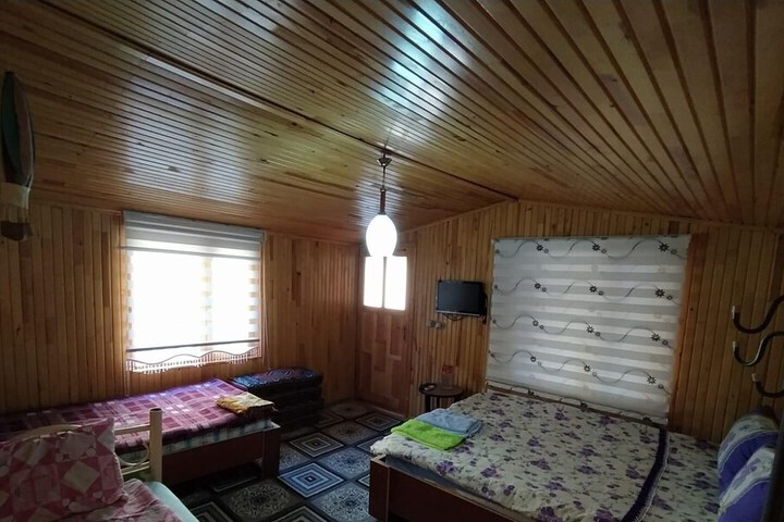 Room 10 of 26