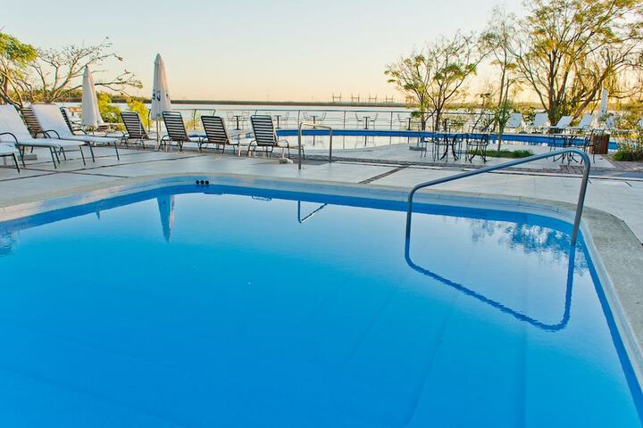 Pool 53 of 176