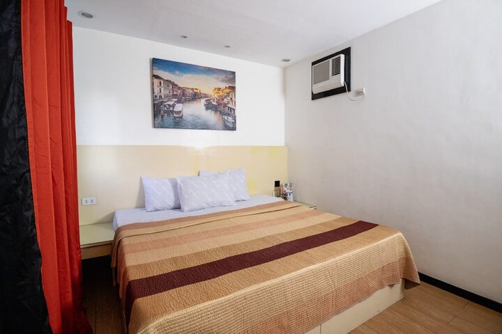 Room 9 of 46