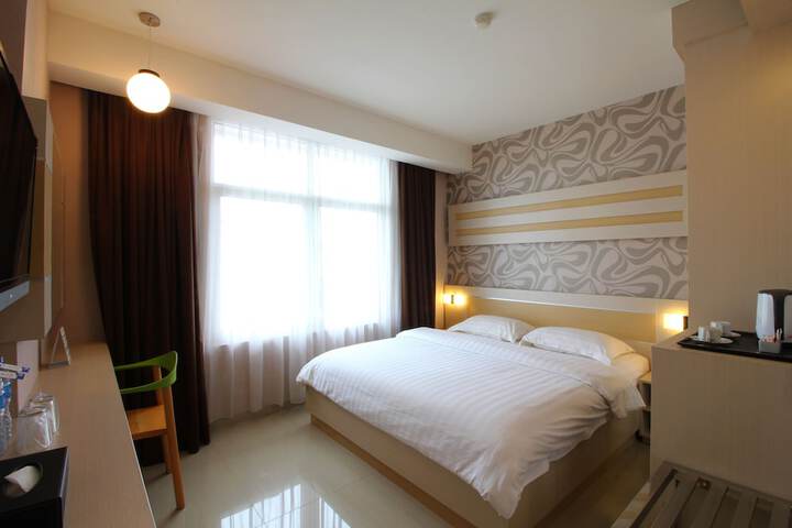 Room 9 of 64