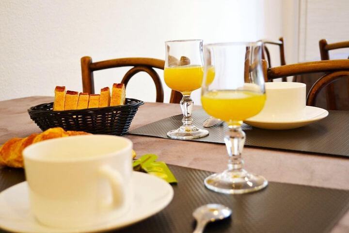 Breakfast/Coffee Service 28 of 36