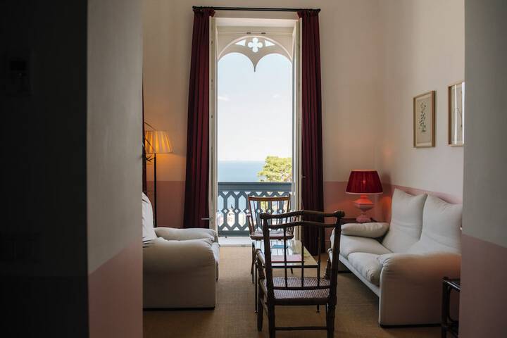 Room 21 of 47